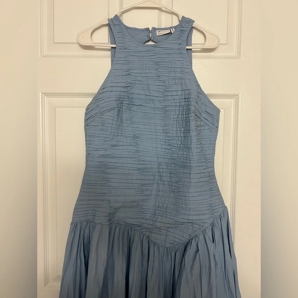 **SOLD** ASOS DESIGN ruched micro pleat bodice midi dress with open back in blue - Picture 6 of 8